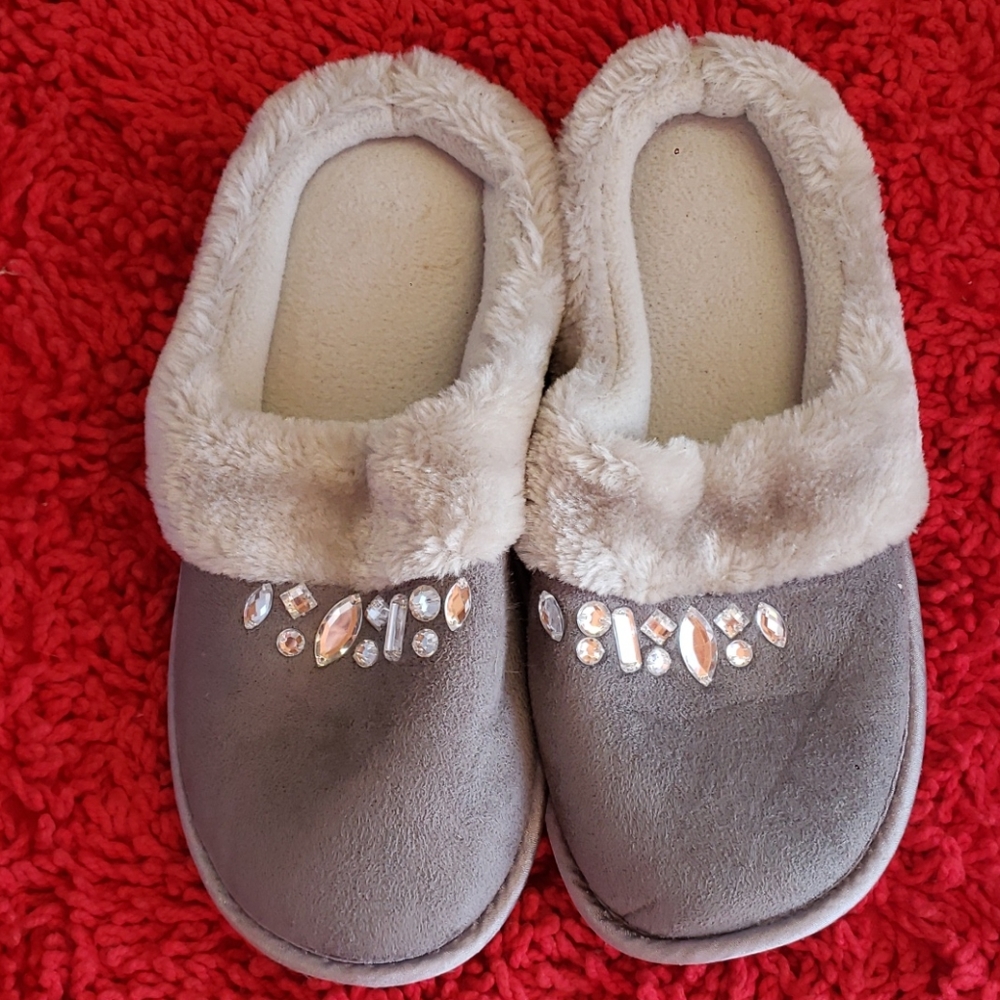 Women's slippers